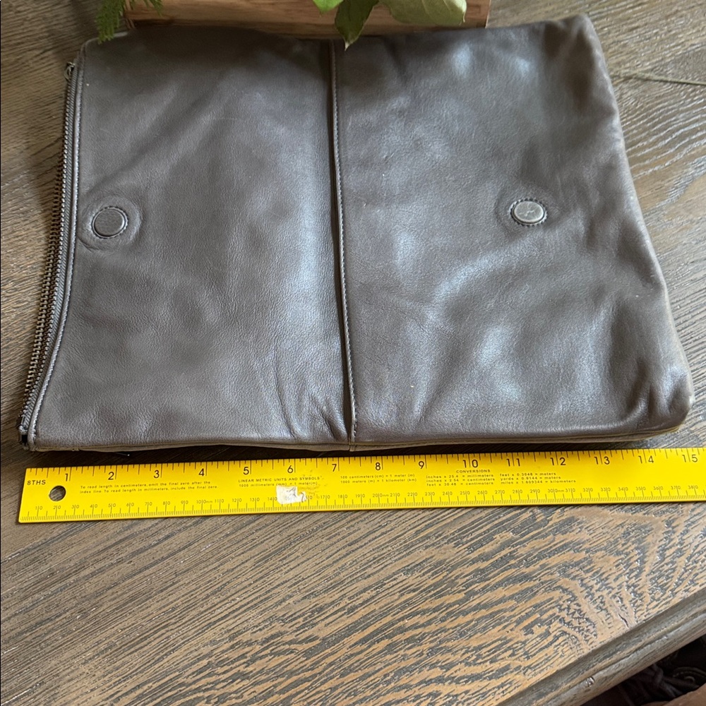 CHRISTOPHER KON™️ Gray Leather Men's Clutch - Picture 10 of 11